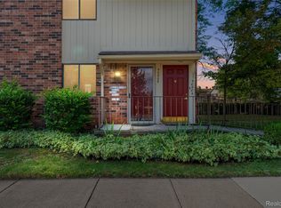 40808 Highpointe Dr, Clinton Township, MI 48038
