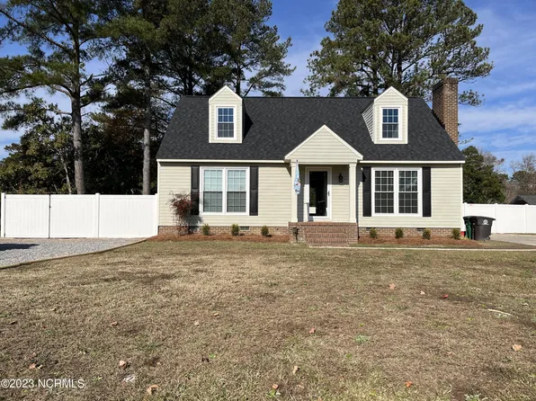 1202 W Hills Drive, Tarboro, NC 27886