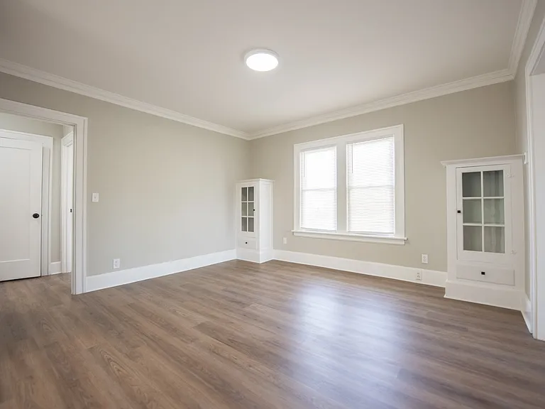 2112 Lincoln Ave — Photo 3