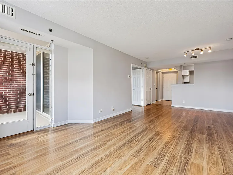 5809 Nicholson Ln #514 — Photo 13