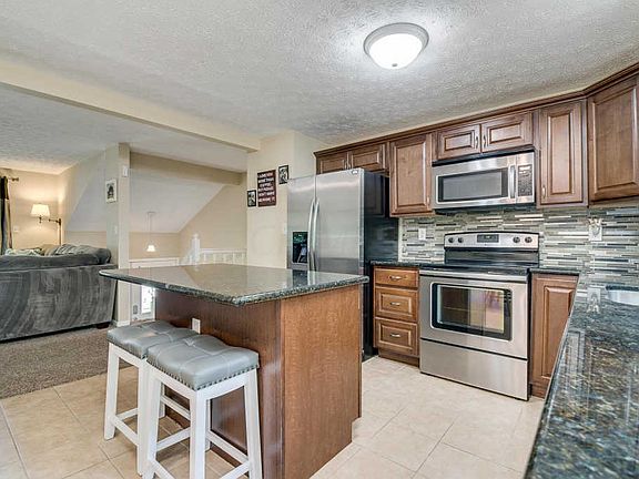 3rd image of 7864 Spirowood St