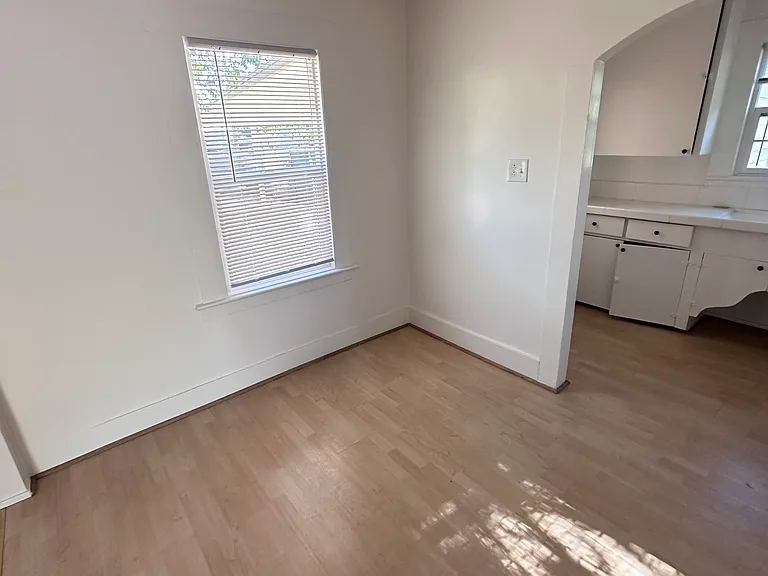 1730 McKinley Ave — Photo 8