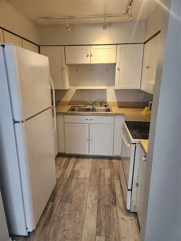 2 bed, 1.0 bath, 704 sqft, $1,195 — Photo 4