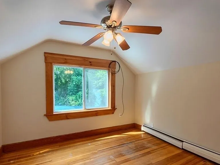 142 E Meadow Rd — Photo 23