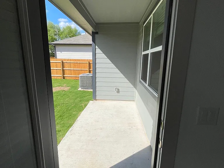 13624 Lubeck Dr — Photo 10