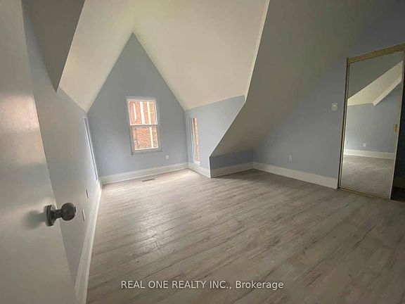 3rd image of 42A Amelia St