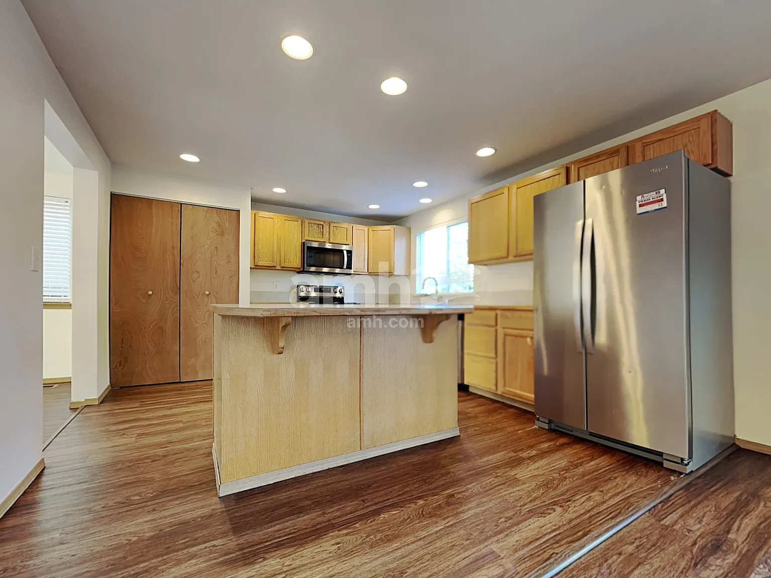 5 bed, 2.5 bath, 2635 sqft, $3,160 — Photo 4