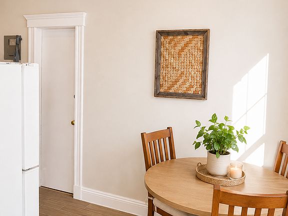 5th image of 370 Chestnut Hill Ave APT 35