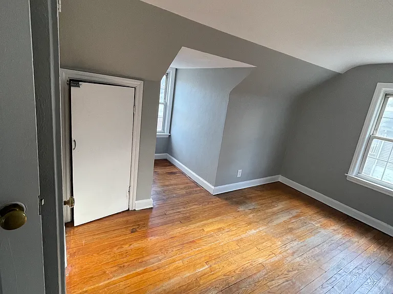 182 Woodland St — Photo 3