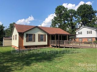 1000 Feldbank Dr, Charlotte, NC 28216