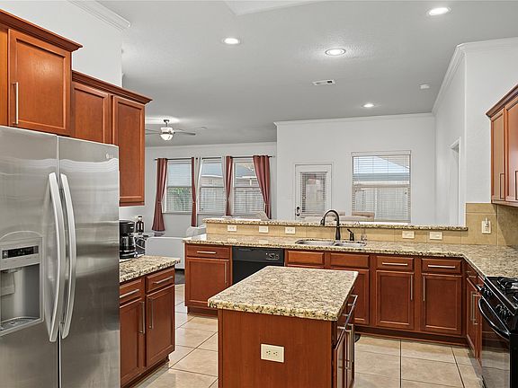5th image of 21391 Village Crossing Ln