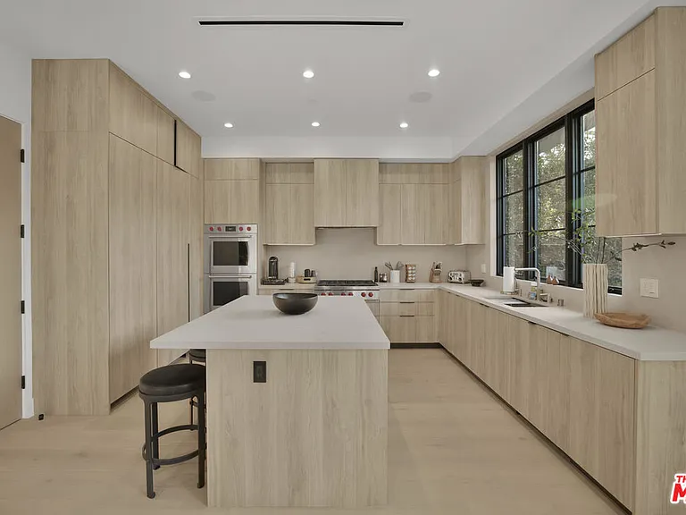 4433 Kraft Ave — Photo 15