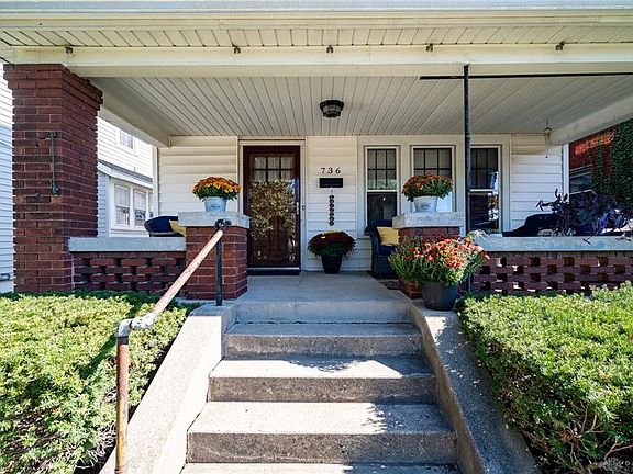 4th image of 736 Bowen St