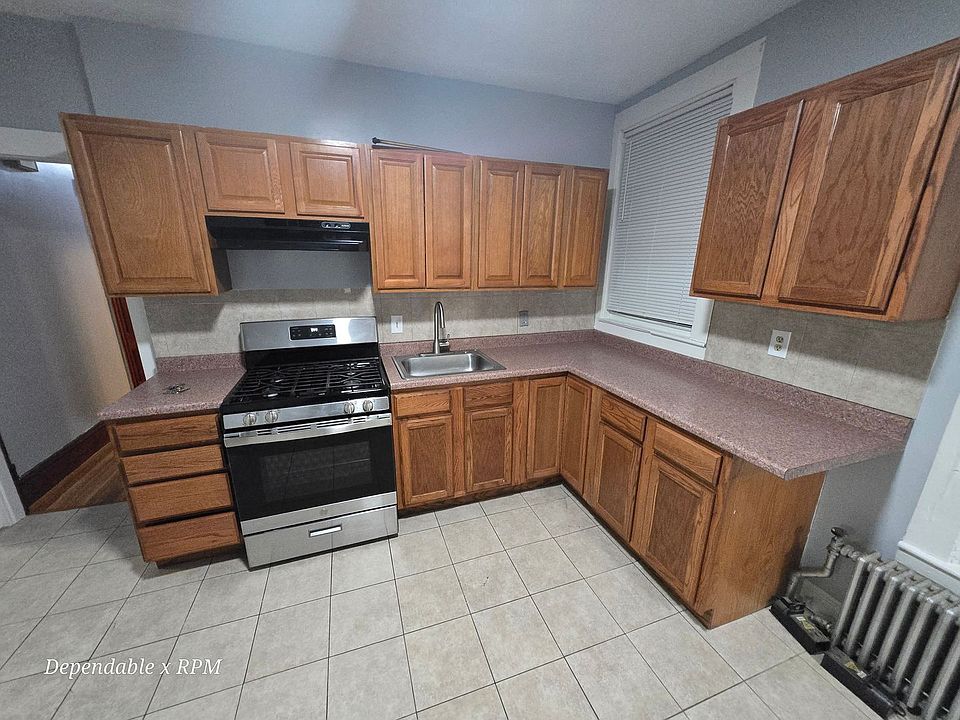 1st image of 17 Josephine St #1