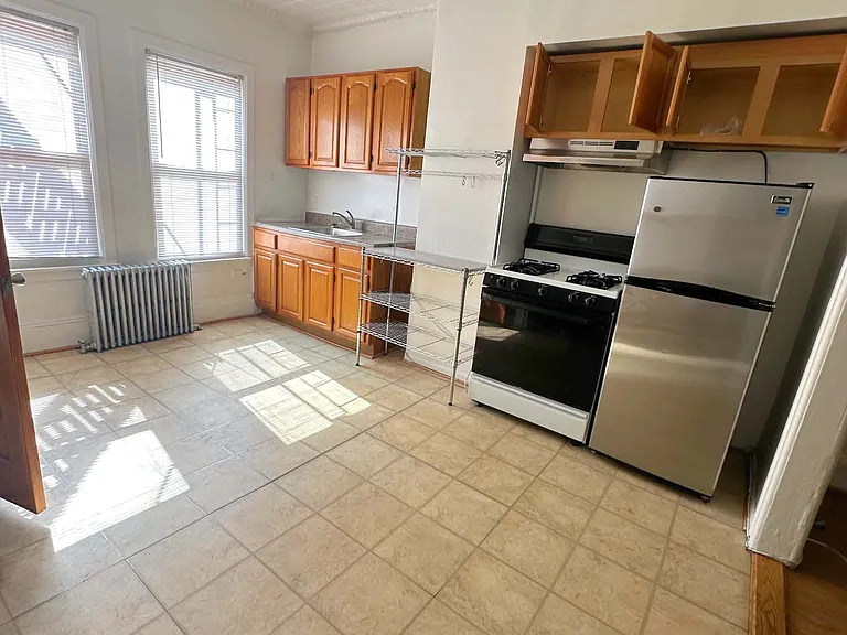 939 Lorimer St #2 — Photo 5