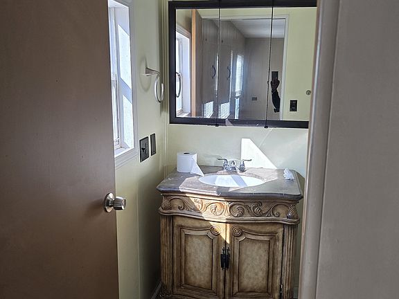 4th image of 124 Puckett Rd SE