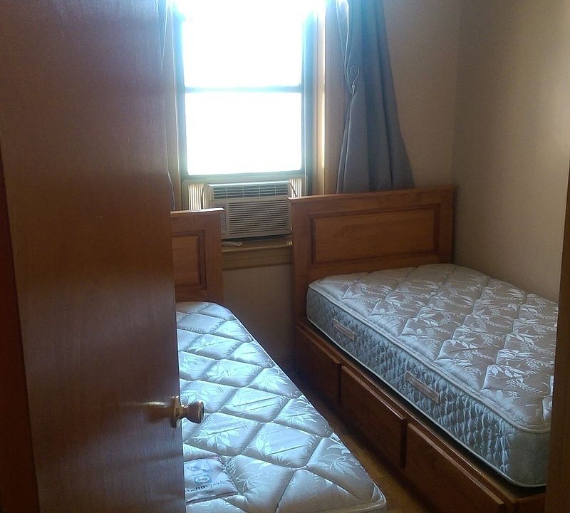 1st image of 2346 29th St APT 2F