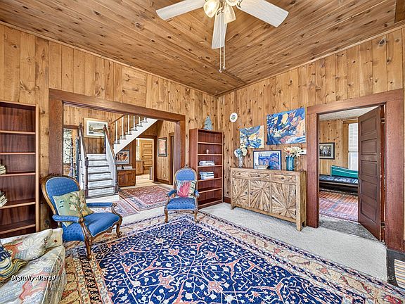 4th image of 1481 Clover Ave