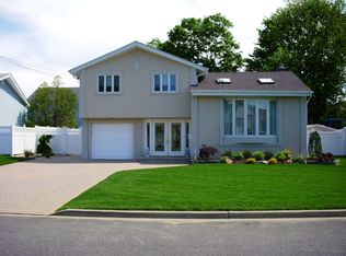 36 Brewster Rd W, Massapequa, NY 11758