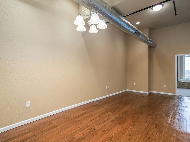 308 Demers - Residential — Photo 10