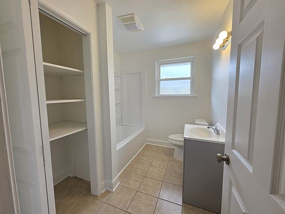 5th image of 517 Gassen St #1