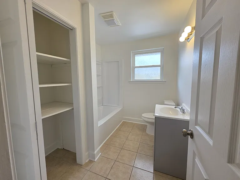 517 Gassen St #1 — Photo 7
