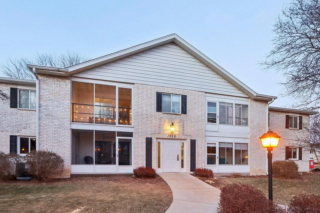 1522 Golf View Road #G photo 1