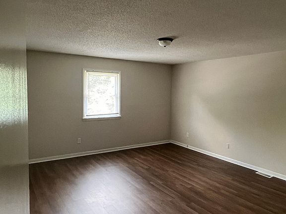5th image of 1623 4th Street Dr NE