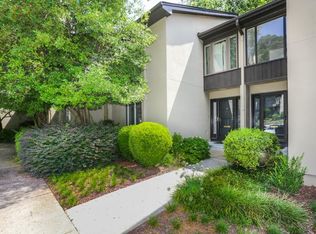 16 Ivy Rdg NE, Atlanta, GA 30342