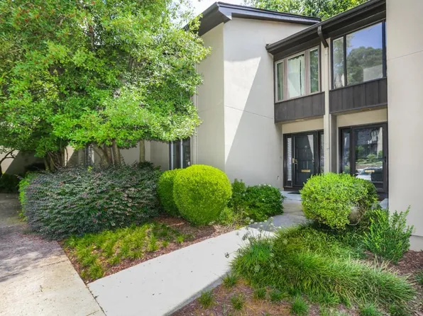 16 Ivy Rdg NE, Atlanta, GA 30342