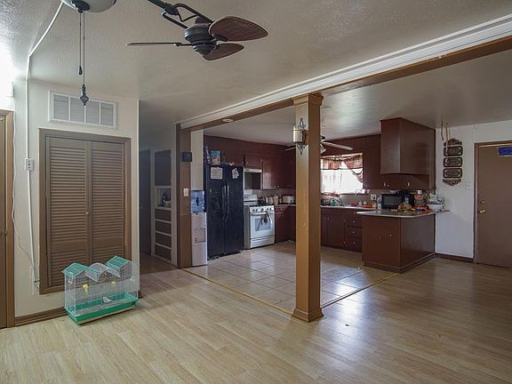 5th image of 4617 Wilshire Dr