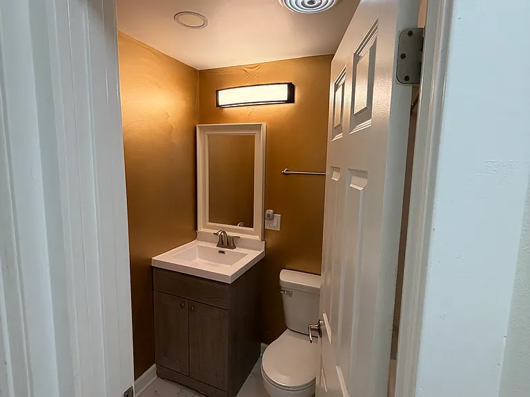 7306 N Winchester Ave #301 — Photo 19