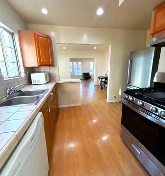 734 S Gramercy Pl — Photo 7