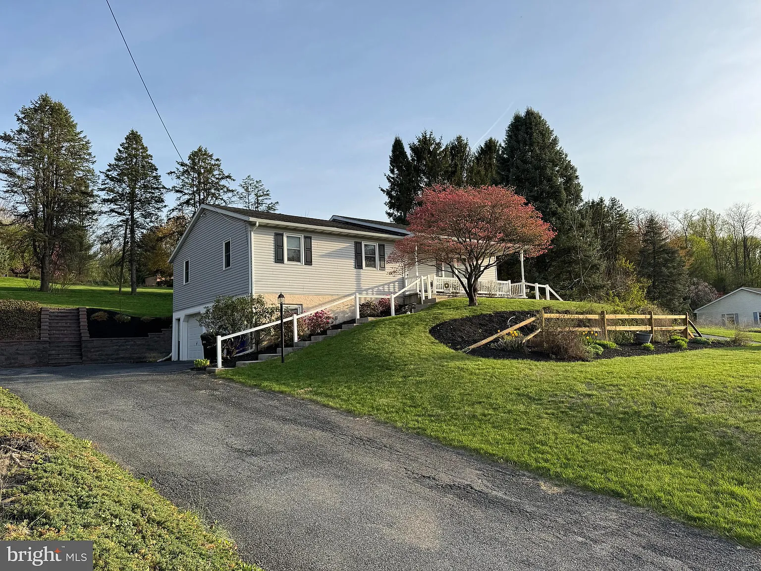 248 Edgewood Dr photo 1