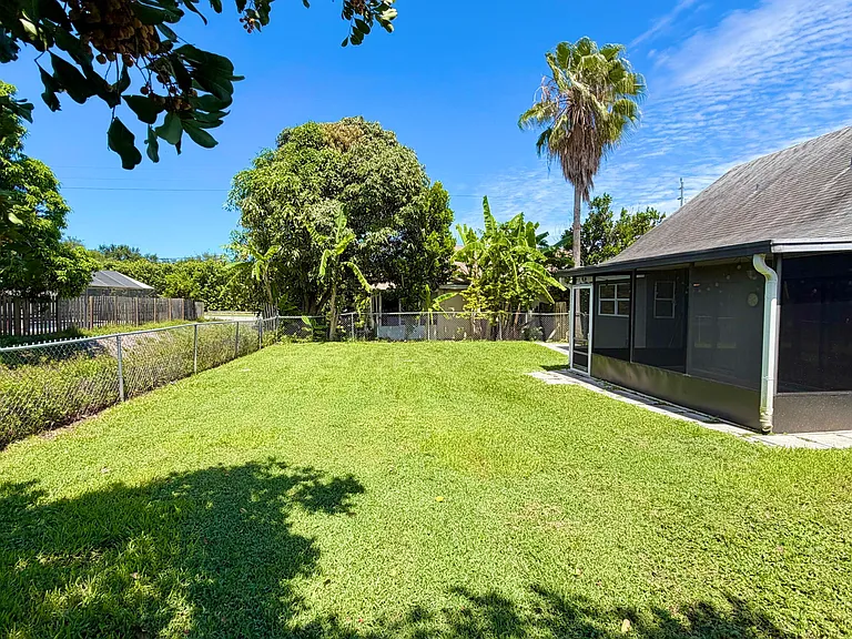 6048 Garrett St — Photo 49