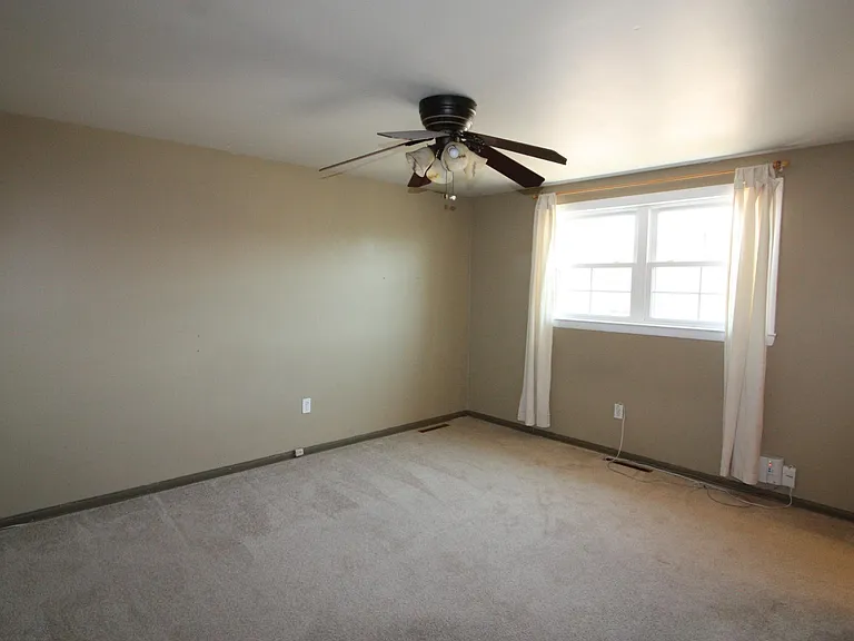 1128 Circle Dr — Photo 15