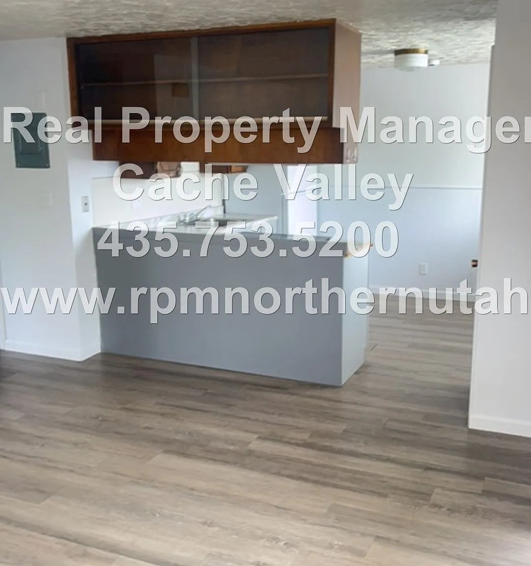 591 N Dee Ave — Photo 1