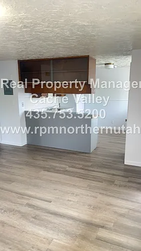 591 N Dee Ave Photo 1