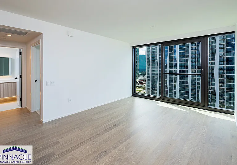 333 Ward Ave #1704 — Photo 3