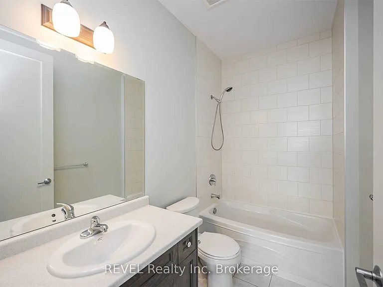 112 King St E #907 — Photo 20