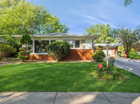 507 N Strieff Ln, Glenwood, IL 60425