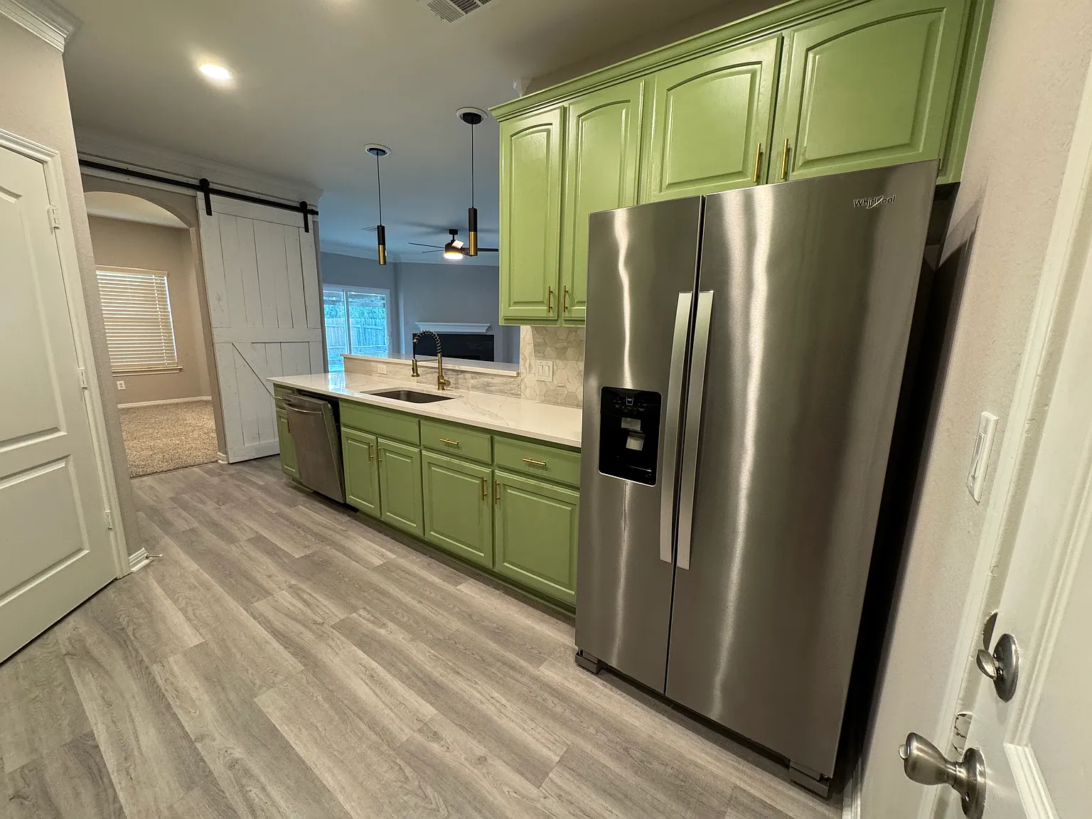4 bed, 1800 sqft, $2,100 — Photo 3