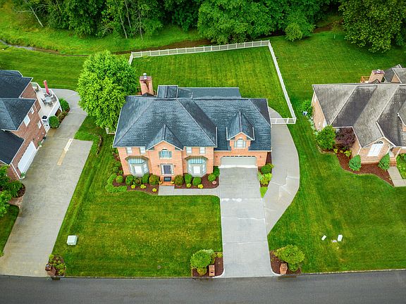 2nd image of 1222 Sussex Dr