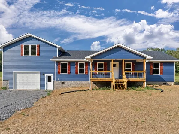 364 Salt Lick Creek Rd, Pleasant Shade, TN 37145