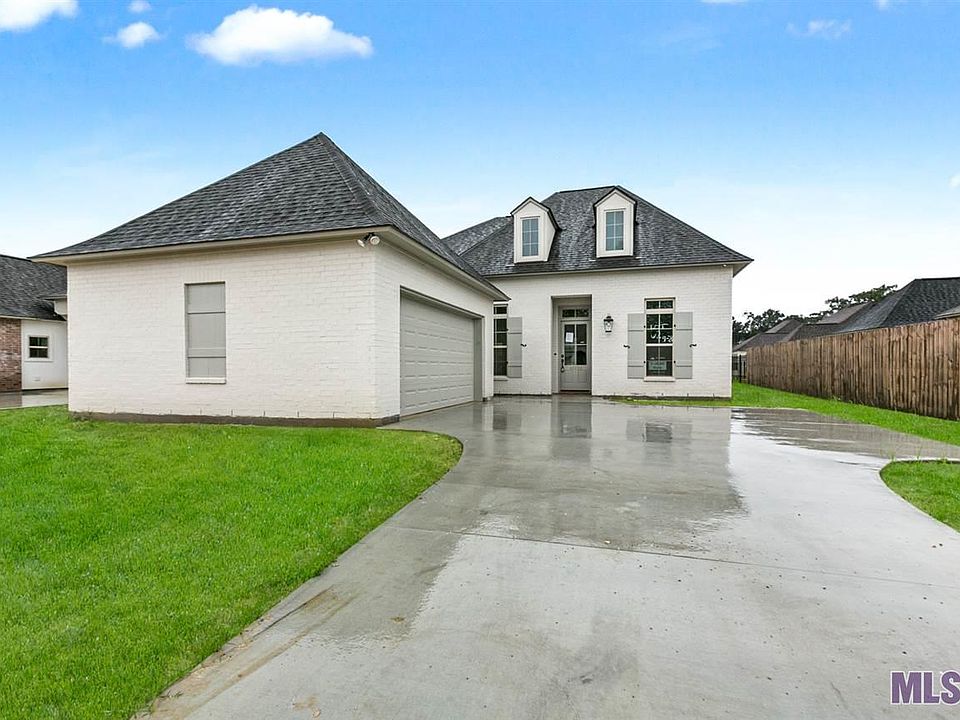 1st image of 43233 Meadow Grove Dr