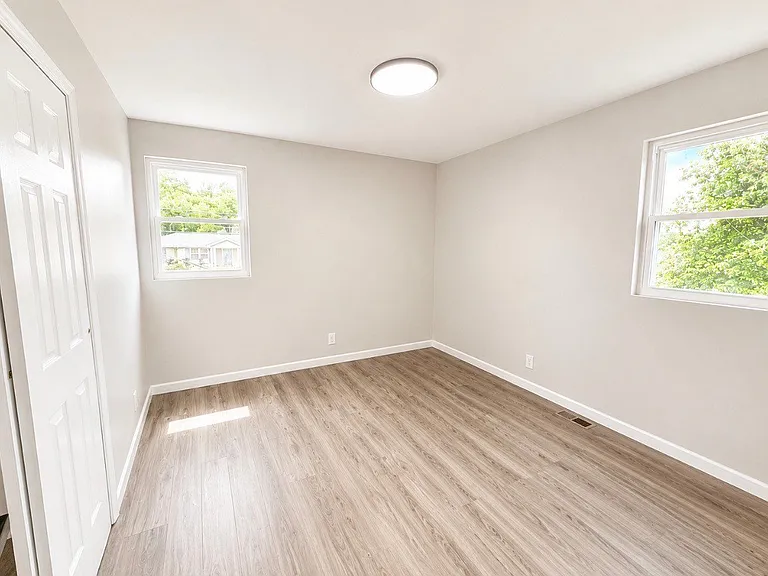 603 Bellevue Rd N — Photo 9