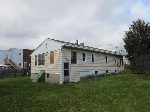 3rd image of 117 Yardboro Ave