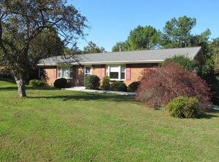 1913 McVitty Rd, Salem, VA 24153