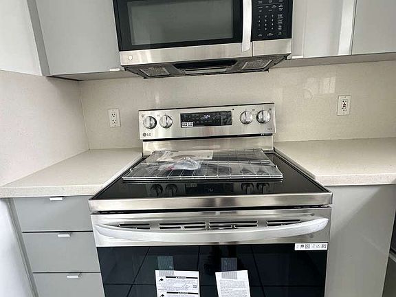 3rd image of 2158 NE 181st St