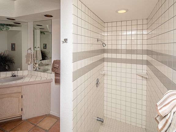 5th image of 1439 Tanqueray Dr